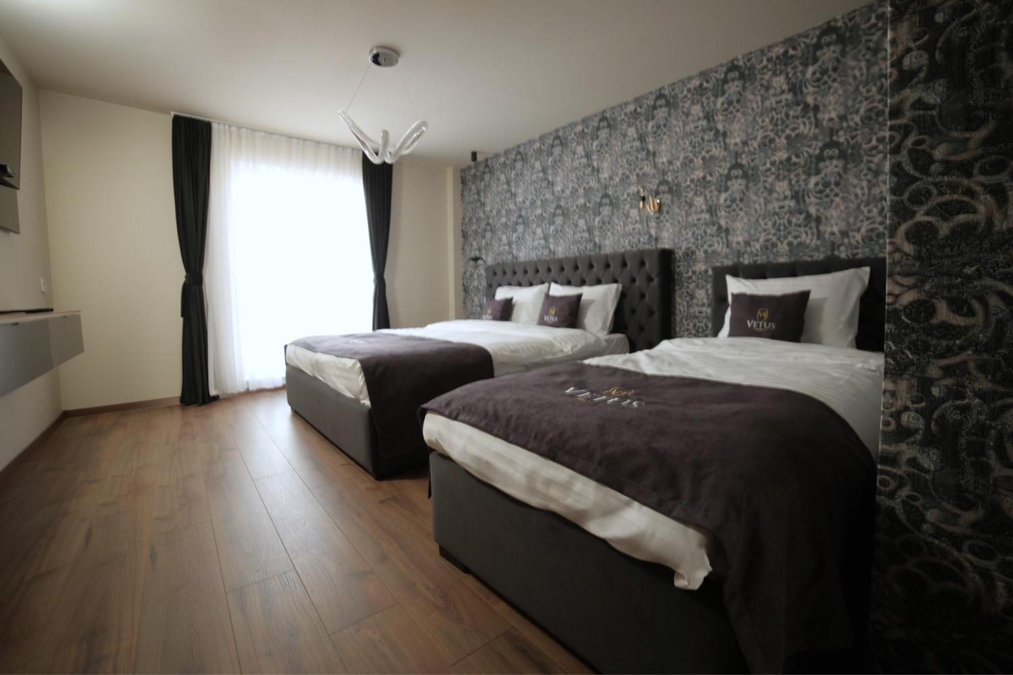 Vetus Hotel Pristina Eksteriør bilde